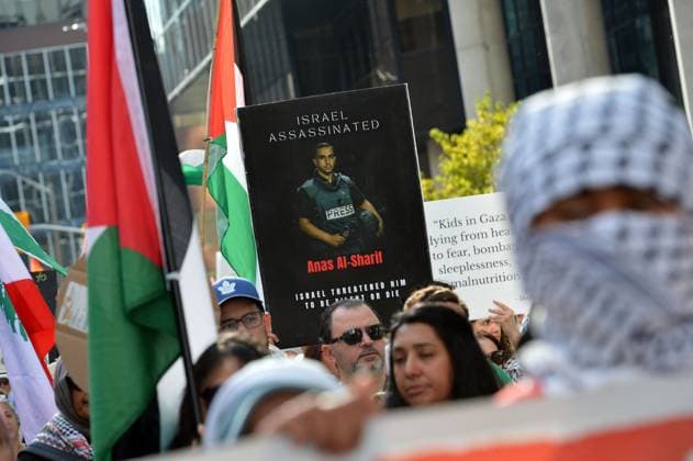 Pro-Palestinian demonstration in Ottowa OTTOWA, CANADA - OCTOBER 4: Ottawa residents participate in a demonstration, featuring Palestinian flags, concerning the call for a free Palestine in Ottowa, Canada on October 4, 2025. Kadri Mohamed Anadolu Ottowa Canada. Editorial use only. Please get in touch for any other usage.  Copyright: x2025xAnadoluxKadrixMohamedx