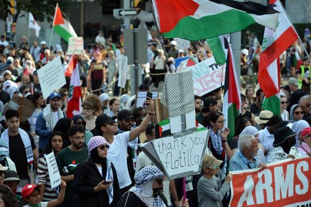 Pro-Palestinian demonstration in Ottowa OTTOWA, CANADA - OCTOBER 4: Ottawa residents participate in a demonstration, featuring Palestinian flags, concerning the call for a free Palestine in Ottowa, Canada on October 4, 2025. Kadri Mohamed Anadolu Ottowa Canada. Editorial use only. Please get in touch for any other usage.  Copyright: x2025xAnadoluxKadrixMohamedx