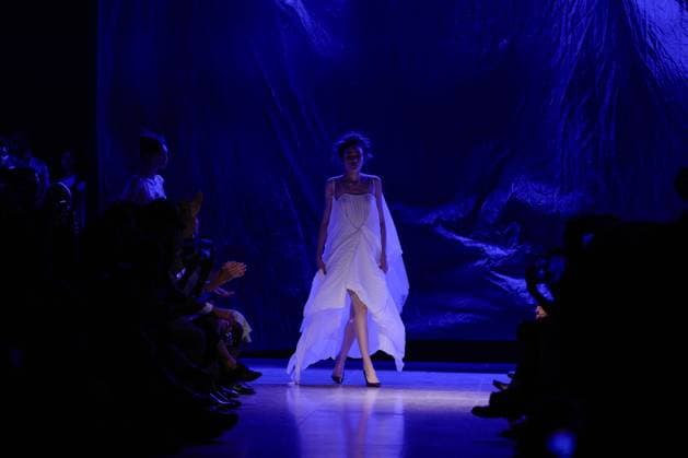 LISBOA FASHION WEEK A model walks the runway during Alves Goncalves fashion show at Lisboa Fashion Week, ModaLisboa Base, in Lisbon, Portugal. 03.10.2025 Lisboa Patio da Gale Lisboa Portugal Copyright: xBrunoxdexCarvalhox