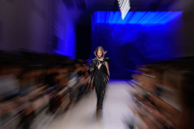 LISBOA FASHION WEEK A model walks the runway during Alves Goncalves fashion show at Lisboa Fashion Week, ModaLisboa Base, in Lisbon, Portugal. 03.10.2025 Lisboa Patio da Gale Lisboa Portugal Copyright: xBrunoxdexCarvalhox