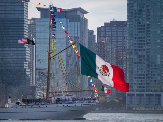 October 4, 2025, New York, New York, USA: The Mexican tall ship ARM Cuauhtemoc makes its way down the Hudson River .after undergoing repairs at a NYC shipyard and spending time at Pier 86. The training ship collided with the Brooklyn Bridge.and sadly two cadets on board were killed in May 2025. The ship and its crew are on their way back to Mexico. New York USA - ZUMAh156 20251004_znp_h156_003 Copyright: xMiloxHessx