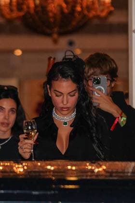 PFW - Georgina Rodriguez Spotted At Shangri-La Paris Hotel Cristiano Ronaldo (not pictured) wife, Georgina Rodriguez is spotted leaving the Shangri-La Paris Hotel during the Womenswear Spring Summer 2026 show as part of Paris Fashion Week on October 04, 2025 in Paris, France. Photo by Robin Psaila ABACAPRESS.COM Paris France  Copyright: xPsailaxRobin ABACAx