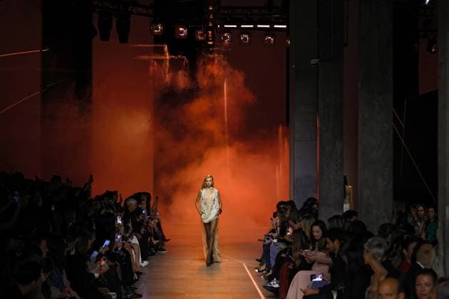 (251005) -- PARIS , Oct. 5, 2025 -- A model presents creations from the ready-to-wear Spring Summer 2026 collections by Elie Saab during the Paris Fashion Week, in Paris, France, on Oct. 4, 2025. ( Handout via Xinhua) FRANCE-PARIS-FASHION WEEK-ELIE SAAB MeetEurope 