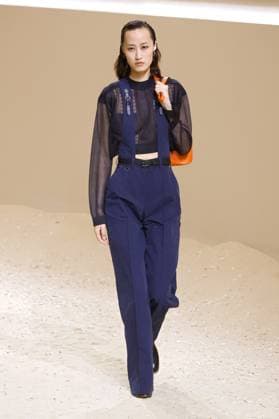 (251005) -- PARIS , Oct. 5, 2025 -- A model presents creations from the ready-to-wear Spring Summer 2026 collections by Hermes during the Paris Fashion Week, in Paris, France, on Oct. 4, 2025. ( Handout via Xinhua) FRANCE-PARIS-FASHION WEEK-HERMES MeetEurope 