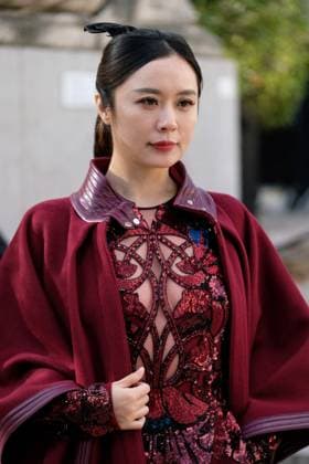 PFW - Elie Saab Outside Arrivals Guest attends the Elie Saab Womenswear Spring Summer 2026 show as part of Paris Fashion Week on October 4, 2025 in Paris, France. Photo by Robin Psaila ABACAPRESS.COM Paris France  Copyright: xPsailaxRobin ABACAx