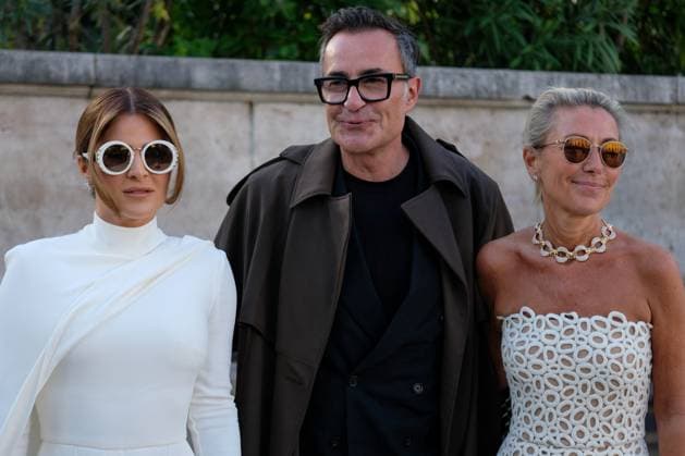 PFW - Elie Saab Outside Arrivals Stephanie Shojaee, guest and guest attends the Elie Saab Womenswear Spring Summer 2026 show as part of Paris Fashion Week on October 4, 2025 in Paris, France. Photo by Robin Psaila ABACAPRESS.COM Paris France  Copyright: xPsailaxRobin ABACAx