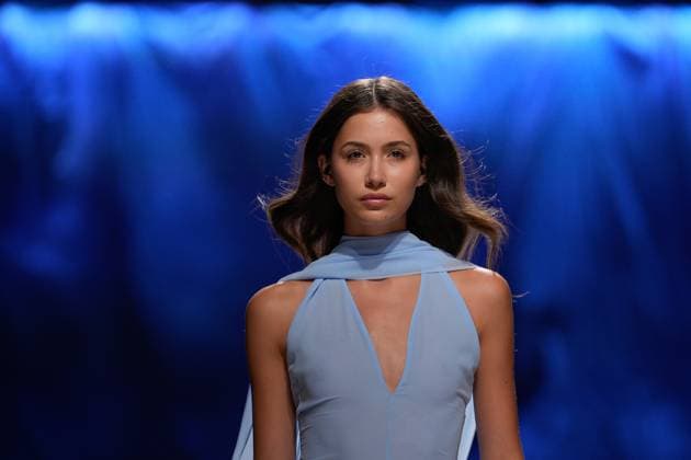 October 4, 2025, Lisbon, Portugal: A model walks the runway during Goncalo Peixoto fashion show at ModaLisboa Base, Lisbon Fashion Week in Lisboa. Lisbon Portugal - ZUMAs197 20251004_aaa_s197_524 Copyright: xBrunoxdexCarvalhox