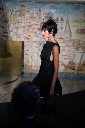 October 4, 2025, Lisbon, Portugal: A model walks the runway during Behen fashion show at ModaLisboa Base, Lisbon Fashion Week in Lisboa. Lisbon Portugal - ZUMAs197 20251004_aaa_s197_541 Copyright: xBrunoxdexCarvalhox