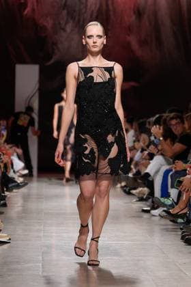 October 4, 2025, Lisbon, Portugal: A model walks the runway during Carlos Gil fashion show at ModaLisboa Base, Lisbon Fashion Week in Lisboa. Lisbon Portugal - ZUMAs197 20251004_aaa_s197_578 Copyright: xBrunoxdexCarvalhox