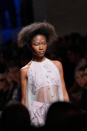 October 4, 2025, Lisbon, Portugal: A model walks the runway during Kolovrat fashion show at ModaLisboa Base, Lisbon Fashion Week in Lisboa. Lisbon Portugal - ZUMAs197 20251004_aaa_s197_547 Copyright: xBrunoxdexCarvalhox