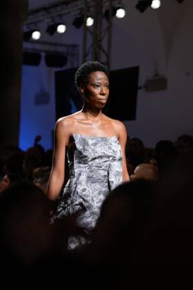 October 4, 2025, Lisbon, Portugal: A model walks the runway during Kolovrat fashion show at ModaLisboa Base, Lisbon Fashion Week in Lisboa. Lisbon Portugal - ZUMAs197 20251004_aaa_s197_551 Copyright: xBrunoxdexCarvalhox