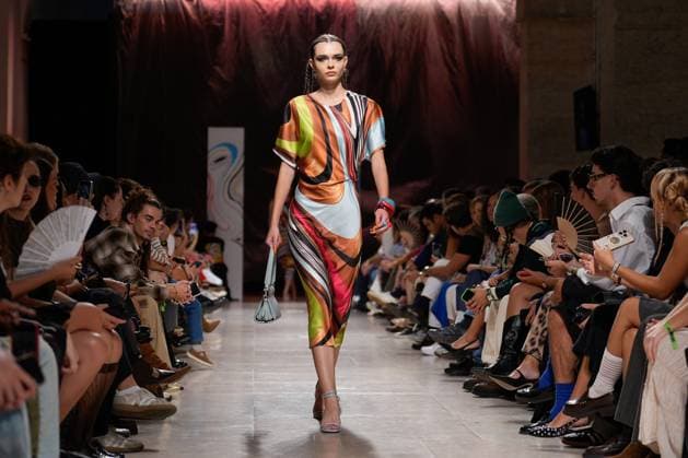 October 4, 2025, Lisbon, Portugal: A model walks the runway during Carlos Gil fashion show at ModaLisboa Base, Lisbon Fashion Week in Lisboa. Lisbon Portugal - ZUMAs197 20251004_aaa_s197_555 Copyright: xBrunoxdexCarvalhox