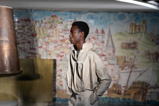 October 4, 2025, Lisbon, Portugal: A model walks the runway during Behen fashion show at ModaLisboa Base, Lisbon Fashion Week in Lisboa. Lisbon Portugal - ZUMAs197 20251004_aaa_s197_559 Copyright: xBrunoxdexCarvalhox