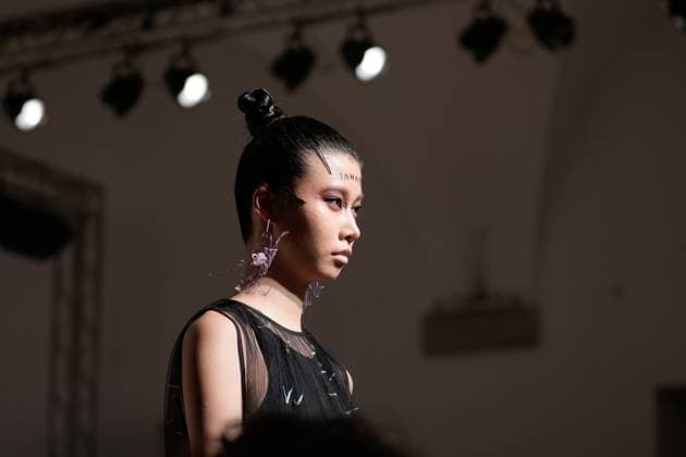 October 4, 2025, Lisbon, Portugal: A model walks the runway during Kolovrat fashion show at ModaLisboa Base, Lisbon Fashion Week in Lisboa. Lisbon Portugal - ZUMAs197 20251004_aaa_s197_567 Copyright: xBrunoxdexCarvalhox