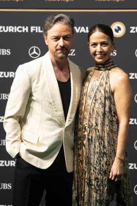 James McAvoy with wife Lisa Liberati at the premiere of the feature film California Schemin at the 21 Zurich Film Festival 2025 at Zurich Opera House, 04 10 2025 Foto:xA.xRaemyx xFuturexImagex schemin_5002