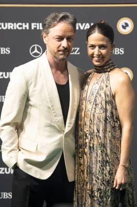 James McAvoy with wife Lisa Liberati at the premiere of the feature film California Schemin at the 21 Zurich Film Festival 2025 at Zurich Opera House, 04 10 2025 Foto:xA.xRaemyx xFuturexImagex schemin_5004