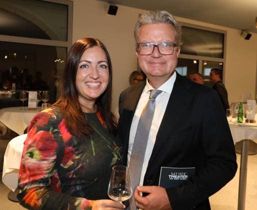 Die Fledermaus Premiere Theater an der Wien Vienna, Theater an der Wien, 04 10 2025 Christopher DREXLER with his wife Iris