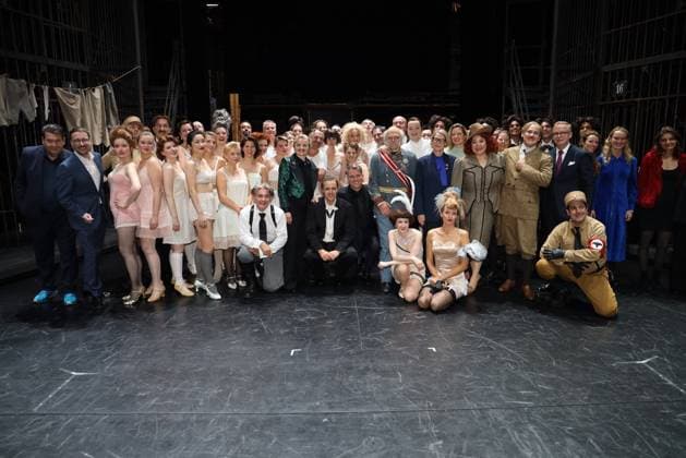 Die Fledermaus Premiere Theater an der Wien Vienna, Theater an der Wien, 04 10 2025 Jana KURUCOVA, Kresimir STRAZANAC, Thomas BLONDELLE, Hulkar SABIROVA, Petr POPELKA, Leon KOSAVIC, Alexander STROBELE