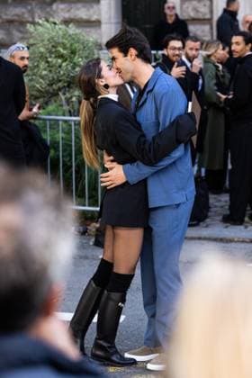 Kaka et sa femme Carol Dias quittent le défilé Hermès Collection Femme Prêt à Porter Printemps Eté 2026 lors de la Fashion Week de Paris PFW le 4 octobre 2025 Julien Sarkissian Bestimage Kaka and his wife Carol Dias leave the Hermès Womens Ready to Wear Spring Summer 2026 collection show during Paris Fashion Week PFW on October 4, 2025 Paris France  Copyright: xJulienxSarkissianx xBestimagexJulienxSarkissianx xBestimagex