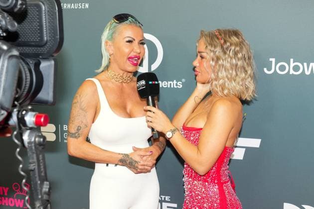 The Ultimate HYPE in Oberhausen Ginger Costello Wollersheim and Emmy Russ at the boxing event The Ultimate HYPE in the Rudolf Weber Arena Oberhausen on October 4, 2025 Oberhausen Rudolf Weber Arena North Rhine-Westphalia