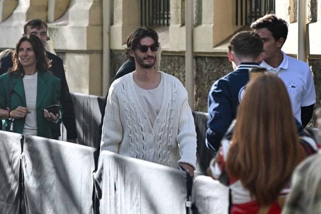 PFW Lacoste Outside Arrivals Pierre Niney arriving at Lacoste show during Paris Fashion Week in Paris, France on October 5, 2025. Photo by Julien Reynaud APS-Medias ABACAPRESS.COM Paris France  Copyright: xReynaudxJulien APS-Medias ABACAx