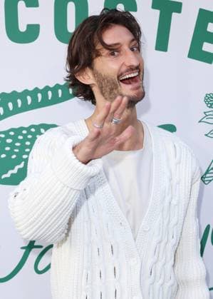 Pierre Niney au photocall du défilé Lacoste Collection Femme Prêt à Porter Printemps Eté 2026 lors de la Fashion Week de Paris PFW , au Lycée Carnot, à Paris, France, le 5 octobre 2025 Sam Delpech Bestimage Photocall Lacoste Womenswear Spring Summer 2026 show as part of Paris Fashion Week on October 05, 2025 in Paris, France Paris France  Copyright: xDenisxGuignebourgx xBestimagexDenisxGuignebourgx xBestimagex
