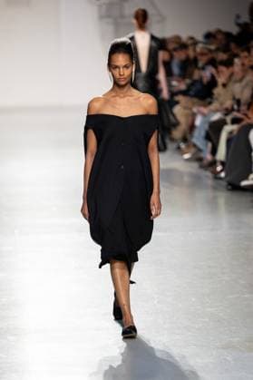 Runway Niccolo Pasqualetti Womenswear - PFW A model mannequin walks the runway during the Niccolò Pasqualetti Womenswear Spring Summer 2026 show as part of Paris Fashion Week on October 5, 2025 in Paris, France. Photo by Alexis Jumeau ABACAPRESS.COM Paris France  Copyright: xJumeauxAlexis ABACAx