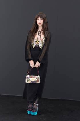 Clairo - Photo Call of Valentino Fashion Show, Spring Summer 2026 Collection as part of Paris Fashion Week, France, October 5th 2025 Olivier Borde Bestimage Photo Call of Valentino Fashion Show, Spring Summer 2026 Collection as part of Paris Fashion Week, France, October 5th 2025 Paris France  Copyright: xOLIVIERxBORDEx xBESTIMAGExOLIVIERxBORDEx xBESTIMAGEx