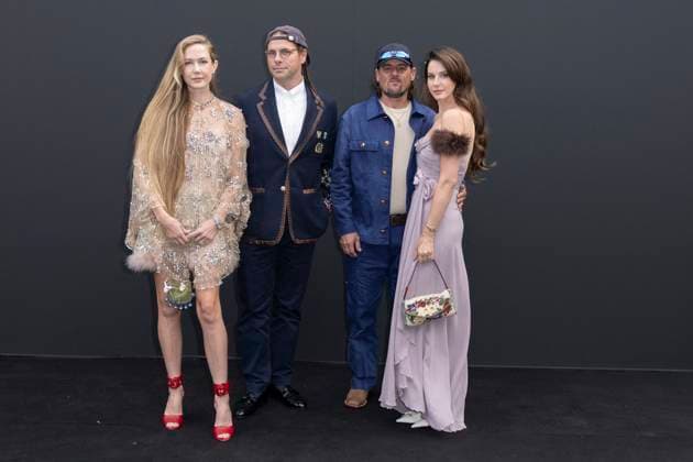 Caroline Grant, Jeremy Dufrene, Lana Del Rey - Photo Call of Valentino Fashion Show, Spring Summer 2026 Collection as part of Paris Fashion Week, France, October 5th 2025 Olivier Borde Bestimage Photo Call of Valentino Fashion Show, Spring Summer 2026 Collection as part of Paris Fashion Week, France, October 5th 2025 Paris France  Copyright: xOLIVIERxBORDEx xBESTIMAGExOLIVIERxBORDEx xBESTIMAGEx