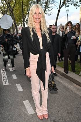 PFW Chloe Outside Arrivals Claudia Schiffer arriving at Chloe show during Paris Fashion Week in Paris, France on October 5, 2025. Photo by Julien Reynaud APS-Medias ABACAPRESS.COM Paris France  Copyright: xReynaudxJulien APS-Medias ABACAx
