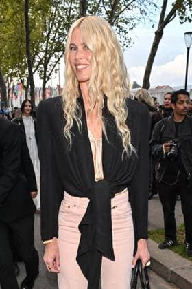 PFW Chloe Outside Arrivals Claudia Schiffer arriving at Chloe show during Paris Fashion Week in Paris, France on October 5, 2025. Photo by Julien Reynaud APS-Medias ABACAPRESS.COM Paris France  Copyright: xReynaudxJulien APS-Medias ABACAx