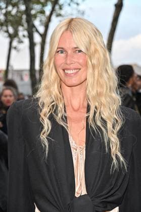 PFW Chloe Outside Arrivals Claudia Schiffer arriving at Chloe show during Paris Fashion Week in Paris, France on October 5, 2025. Photo by Julien Reynaud APS-Medias ABACAPRESS.COM Paris France  Copyright: xReynaudxJulien APS-Medias ABACAx