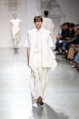 Runway Niccolo Pasqualetti Womenswear - PFW A model mannequin walks the runway during the Niccolò Pasqualetti Womenswear Spring Summer 2026 show as part of Paris Fashion Week on October 5, 2025 in Paris, France. Photo by Alexis Jumeau ABACAPRESS.COM Paris France  Copyright: xJumeauxAlexis ABACAx