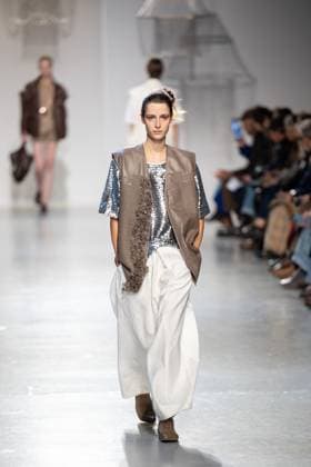 Runway Niccolo Pasqualetti Womenswear - PFW A model mannequin walks the runway during the Niccolò Pasqualetti Womenswear Spring Summer 2026 show as part of Paris Fashion Week on October 5, 2025 in Paris, France. Photo by Alexis Jumeau ABACAPRESS.COM Paris France  Copyright: xJumeauxAlexis ABACAx