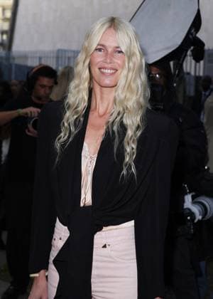 Claudia Schiffer arrives at the Chloe Collection Femme Prêt à Porter Printemps Eté 2026 fashion show as part of Paris Fashion Week PFW in Paris, France, on October 5, 2025 Denis Guignebourg Bestimage Arrivals at the Chloe fashion show as part of Spring Summer 2026 Paris Fashion Week in Paris, France, on October 5, 2025 Paris France  Copyright: xDenisxGuignebourgx xBestimagexDenisxGuignebourgx xBestimagex