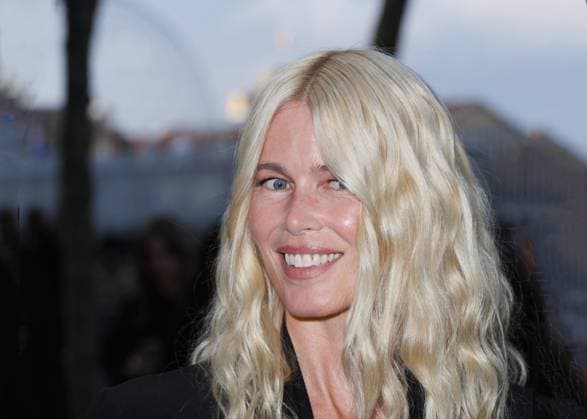 Claudia Schiffer arrives at the Chloe Collection Femme Prêt à Porter Printemps Eté 2026 fashion show as part of Paris Fashion Week PFW in Paris, France, on October 5, 2025 Denis Guignebourg Bestimage Arrivals at the Chloe fashion show as part of Spring Summer 2026 Paris Fashion Week in Paris, France, on October 5, 2025  Copyright: xDenisxGuignebourgx xBestimagexDenisxGuignebourgx xBestimagex