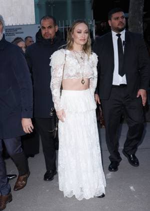 Olivia Wilde arrives at the Chloe Collection Femme Prêt à Porter Printemps Eté 2026 fashion show as part of Paris Fashion Week PFW in Paris, France, on October 5, 2025 Denis Guignebourg Bestimage Arrivals at the Chloe fashion show as part of Spring Summer 2026 Paris Fashion Week in Paris, France, on October 5, 2025 Paris France  Copyright: xDenisxGuignebourgx xBestimagexDenisxGuignebourgx xBestimagex