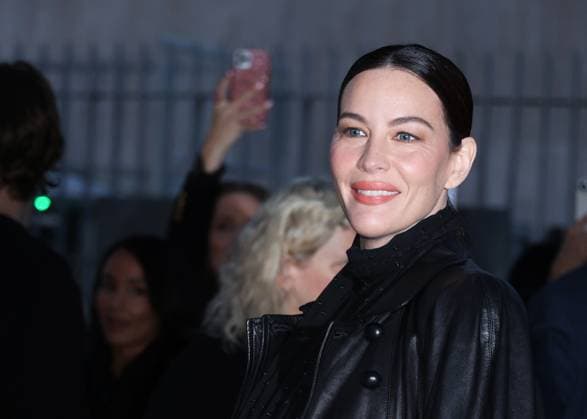 Liv Tyler arrives at the Chloe Collection Femme Prêt à Porter Printemps Eté 2026 fashion show as part of Paris Fashion Week PFW in Paris, France, on October 5, 2025 Denis Guignebourg Bestimage Arrivals at the Chloe fashion show as part of Spring Summer 2026 Paris Fashion Week in Paris, France, on October 5, 2025 Paris France  Copyright: xDenisxGuignebourgx xBestimagexDenisxGuignebourgx xBestimagex