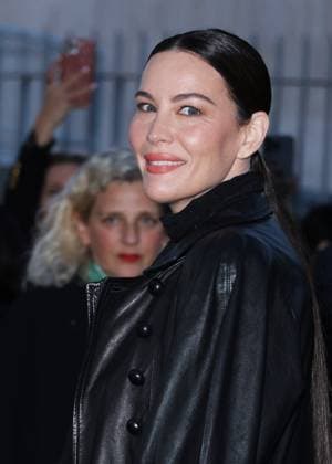 Liv Tyler arrives at the Chloe Collection Femme Prêt à Porter Printemps Eté 2026 fashion show as part of Paris Fashion Week PFW in Paris, France, on October 5, 2025 Denis Guignebourg Bestimage Arrivals at the Chloe fashion show as part of Spring Summer 2026 Paris Fashion Week in Paris, France, on October 5, 2025 Paris France  Copyright: xDenisxGuignebourgx xBestimagexDenisxGuignebourgx xBestimagex