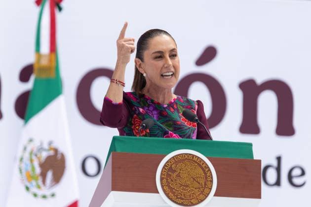 October 5, 2025, Mexico City, Mexico: President CLAUDIA SHEINBAUM PARDO gave her first annual governance report to the people of Mexico in the main square of Mexico City. The event was attended by prominent officials and members of Morena (the official party) and by thousands of supporters. Mexico City Mexico - ZUMAl178 20251005_znp_l178_009 Copyright: xCristianxLeyvax