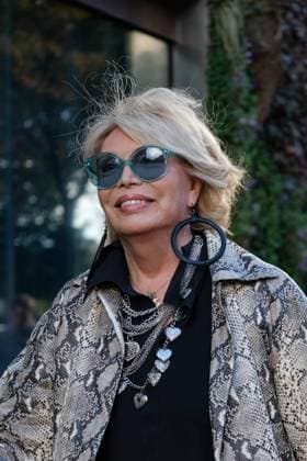 PFW - Jean Paul Gaultier Outside Arrivals Amanda Lear arrives at the Jean Paul Gaultier show during the Womenswear Spring Summer 2026 as part of Paris Fashion Week on October 5, 2025 in Paris, France. Photo by Robin Psaila ABACAPRESS.COM Paris France  Copyright: xPsailaxRobin ABACAx
