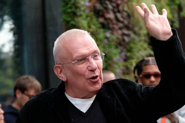 PFW - Jean Paul Gaultier Outside Arrivals Jean Paul Gaultier arrives at the Jean Paul Gaultier show during the Womenswear Spring Summer 2026 as part of Paris Fashion Week on October 5, 2025 in Paris, France. Photo by Robin Psaila ABACAPRESS.COM Paris France  Copyright: xPsailaxRobin ABACAx