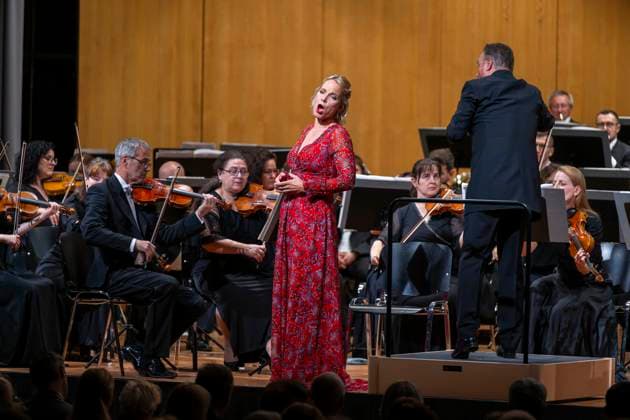 05 10 2025, International Classical Music Festival Festival of Nations 2025, at the Kurhaus Bad Wörishofen Unterallgäu , Closing Gala Aria Evening with Elena Garanca Mezzo-Soprano , Conductor Karel Mark Chichon, Janacek Philharmonic Orchestra Prague, 05 10 2025, Classical Music Festival Bad Wörishofen 05 10 2025, Classical Music Festival Bad Wörishofen