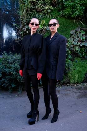 PFW - Jean Paul Gaultier Outside Arrivals Guest and guest arrives at the Jean Paul Gaultier show during the Womenswear Spring Summer 2026 as part of Paris Fashion Week on October 5, 2025 in Paris, France. Photo by Robin Psaila ABACAPRESS.COM Paris France  Copyright: xPsailaxRobin ABACAx