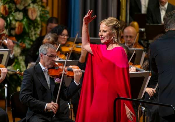 05 10 2025, International Classical Music Festival Festival of Nations 2025, at the Kurhaus Bad Wörishofen Unterallgäu , Closing Gala Aria Evening with Elena Garanca Mezzo-Soprano , Conductor Karel Mark Chichon, Janacek Philharmonic Orchestra Prague, 05 10 2025, Classical Music Festival Bad Wörishofen 05 10 2025, Classical Music Festival Bad Wörishofen