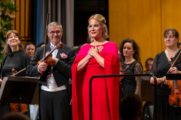 05 10 2025, International Classical Music Festival Festival of Nations 2025, at the Kurhaus Bad Wörishofen Unterallgäu , Closing Gala Aria Evening with Elena Garanca Mezzo-Soprano , Conductor Karel Mark Chichon, Janacek Philharmonic Orchestra Prague, 05 10 2025, Classical Music Festival Bad Wörishofen 05 10 2025, Classical Music Festival Bad Wörishofen