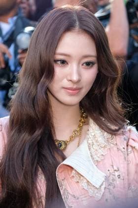 PFW - Chloe Outside Arrivals Guest arrives at the Chloe fashion show during the Womenswear Spring Summer 2026 as part of Paris Fashion Week on October 05, 2025 in Paris, France. Photo by Robin Psaila ABACAPRESS.COM Paris France  Copyright: xPsailaxRobin ABACAx