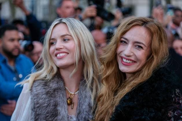 PFW - Chloe Outside Arrivals Elizabeth Jagger and Georgia May Jagger arrives at the Chloe fashion show during the Womenswear Spring Summer 2026 as part of Paris Fashion Week on October 05, 2025 in Paris, France. Photo by Robin Psaila ABACAPRESS.COM Paris France  Copyright: xPsailaxRobin ABACAx