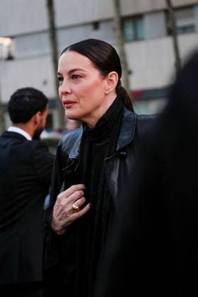 PFW - Chloe Outside Arrivals Liv Tyler arrives at the Chloe fashion show during the Womenswear Spring Summer 2026 as part of Paris Fashion Week on October 05, 2025 in Paris, France. Photo by Robin Psaila ABACAPRESS.COM Paris France  Copyright: xPsailaxRobin ABACAx