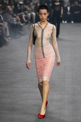 PFW Valentino Runway A model walks the runway during the Valentino Womenswear Spring Summer 2026 show as part of Paris Fashion Week in Paris, France on October 05, 2025. Photo by Aurore Marechal ABACAPRESS.COM Paris France  Copyright: xMarechalxAurore ABACAx